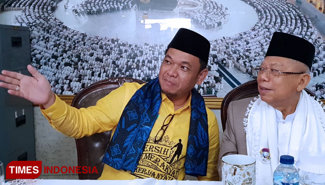 Jubir TKN duet Jokowi-KH Ma'ruf Amin, Ace Hasan Syadzily (kemeja kuning). (FOTO: TKN for TIMES Indonesia) 