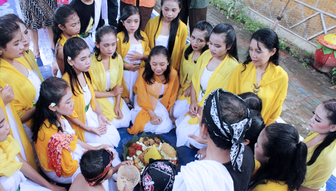 Ritual tradisi Sesekaran Topeng Malang dan upacara Penitisan Topeng (FOTO: Istimewa)