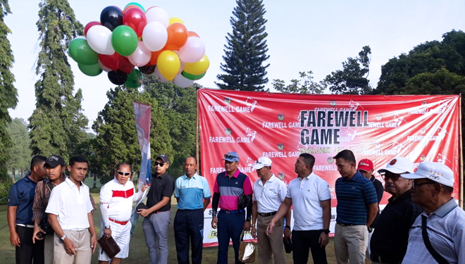 Danlanud Abd Saleh Malang, Marsma TNI Andi Wijaya S Sos bersama peserta Farewell Golf Game. (FOTO: Istimewa)