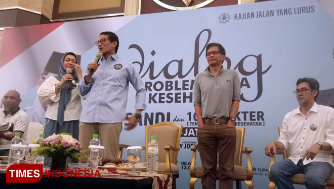 Calon wakil Presiden nomor urut 02, Sandiaga Salahudin Uno saat menghadiri acara dialog bersama 1000 dokter di Whyndam Hotel Surabaya, sabtu 16/2/2019. (FOTO: Nasrullah/TIMES Indonesia)
