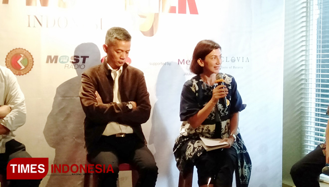 Calon Legislatif DPR RI dari Partai Nasdem, Wanda Hamidah (kanan). (FOTO: Edi Junaidi ds/TIMES Indonesia)