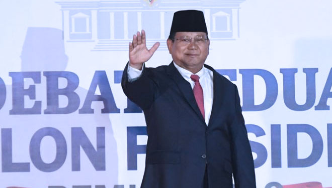 Capres nomor urut 02 Prabowo Subianto tiba untuk mengikuti debat capres 2019 putaran kedua di Hotel Sultan, Jakarta, Minggu (17/2/2019). (FOTO: Antara/Rivan Awal Lingga)