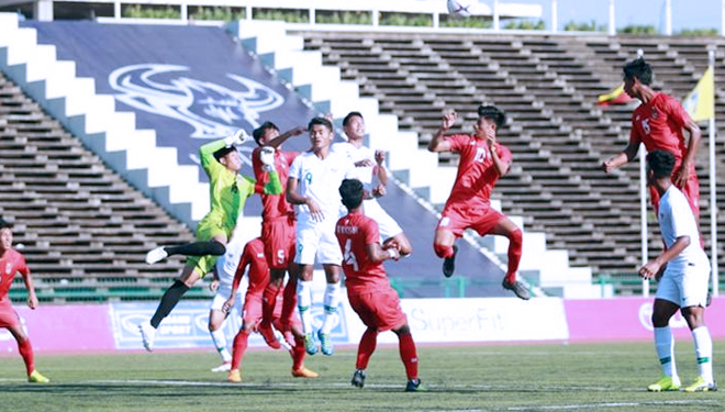 Timnas U-22 Indonesia saat bertanding melawan Timnas U-22 Myanmar dalam Piala AFF U-22 di Phnom Penh, Kamboja, 8 Februari 2019. Timnas U-22 Indonesia ditahan imbang 1-1 oleh Timnas U-22 Myanmar. (FOTO: Dok. PSSI)