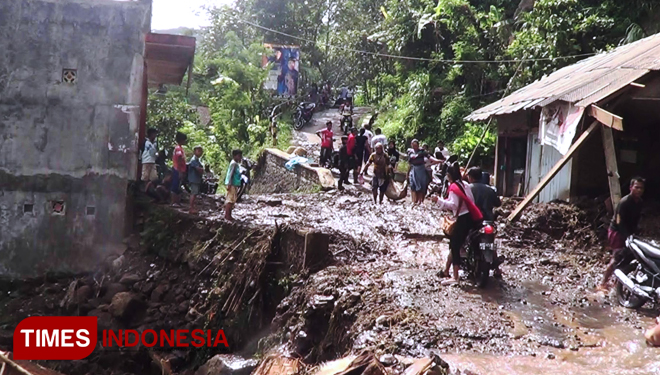 Bencana longsor dan banjir bandang saat terjang Desa Andung Biru, Kecamatan Tiris, Kabupaten Probollinggo 2018 lalu.(FOTO: Dicko W/TIMES Indonesia)  