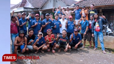 Mandira Isman Support Kegiatan Sosial Bedah Rumah di Jabung