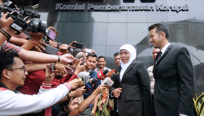 Gubernur Jawa Timur Khofifah Indar Parawansa saat mengunjungi Rutan KPK RI. (FOTO: Istimewa)