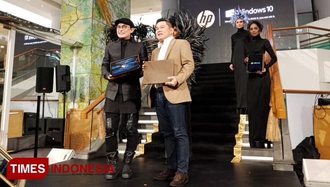 Luncurkan HP Spectre Folio, HP Indonesia Gandeng Desainer Rinaldy Yunardi