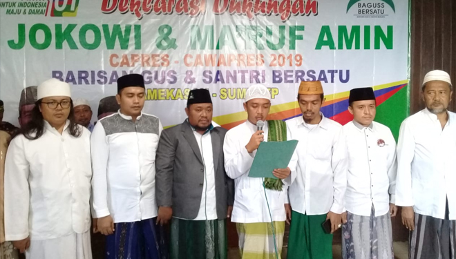 Suasana Deklarasi dukungan terhadap Capres - Cawapres Jokowi - KH. Ma'ruf Amin di kediaman KH. Nurullah Dusun Tengginah, Desa Tattangoh, Kecamatan Proppo, Kabupaten Pamekasan. Rabu (20/2/2019) pukul 10.30 wib