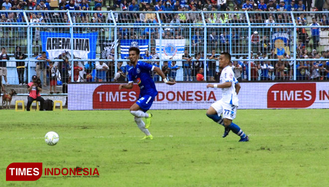 Suasana pertandingan Arema FC vs Persib Bandung leg kedua Piala Indonesia, Jumat (22/2/2019), di Stadion Kanjuruhan, Kabupaten Malang, Jawa Timur. (Foto: Tria Adha/TIMES Indonesia)