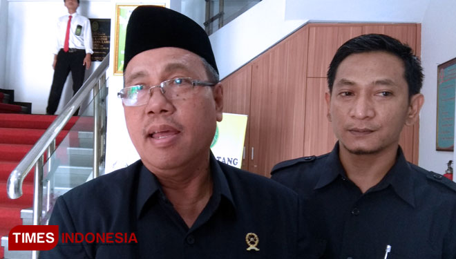 Humas Pengadilan Agama Lamongan, Achmad Sofwan, saat ditemui di kantornya, Jum'at (22/2/2019). (FOTO: MFA Rohmatillah/TIMES Indonesia)