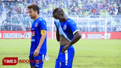 Persib Bandung Unggul Telak Atas Arema FC di Babak Pertama