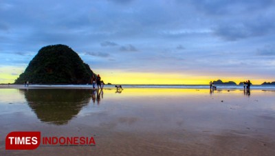 Selain Menyenangkan, Liburan Di Pantai Juga Bermanfaat Untuk Kesehatan ...