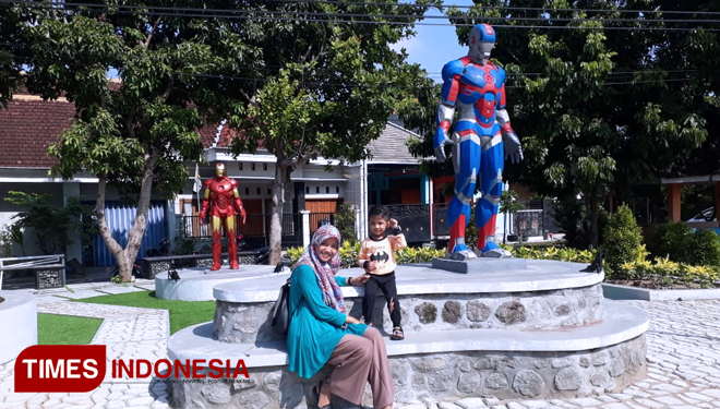 Taman Hero terletak di pintu masuk perumahan Bumi Mas 2 Kota Madiun. (FOTO: Ririn Widya Ningrum/TIMES Indonesia)