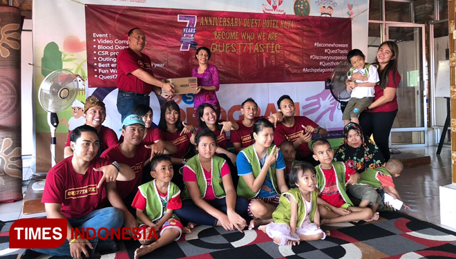 Kunjungan Keluarga Besar Quest Kuta Hotel ke Yayasan Kasih Anak Kanker Bali. (FOTO: I Kadek Wahyu/TIMES Indonesia)