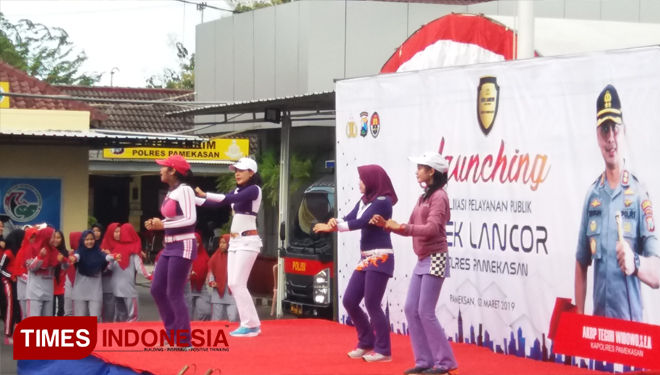 Senam Aerobik Meriahkan Peluncuran Aplikasi Arek Lancor Senam Aerobik Meriahkan Peluncuran Aplikasi Arek Lancor