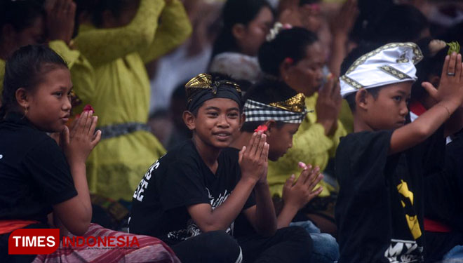 Ratusan Umat Hindu di Kediri Ikuti Upacara Tawur Agung Kesanga