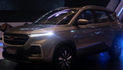 Hadirkan Primadona Baru, Wuling Luncurkan Seri Almaz di Surabaya