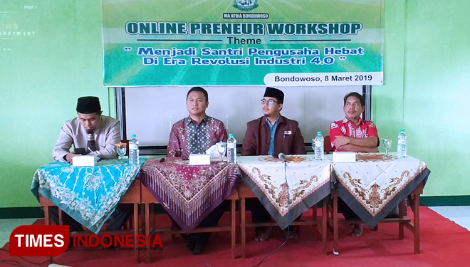 Suasana Online Preneur Workshop dengan tema Menjadi santri pengusaha hebat di Era Revolusi Industri 4.0 yang diselenggarakan MA Atqia Bondowoso (FOTO: Moh Bahri/TIMES Indonesia)  