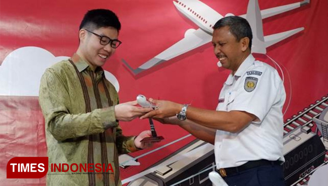 Lion Parcel jalin kerjasama dengan Kereta Api Logistik. Foto: Danang Mandala for TIMES Indonesia