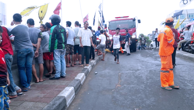 Kapal-KM-Nayla-Terbakar-3.jpg