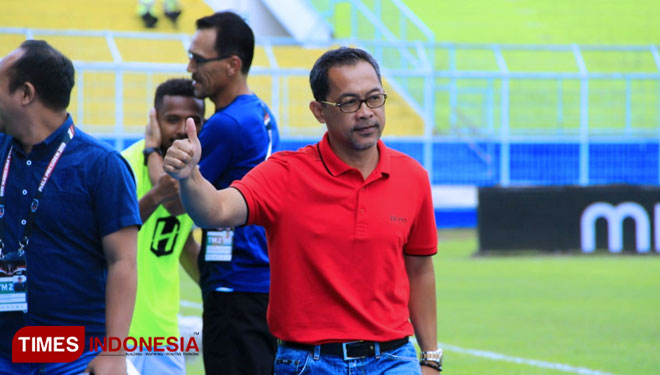 Aji Santoso, Pelatih Persebaya Surabaya menyampaikan terima kasih atas bergabungnya kembali David da Silva. (Foto: Dok. TIMES Indonesia) 