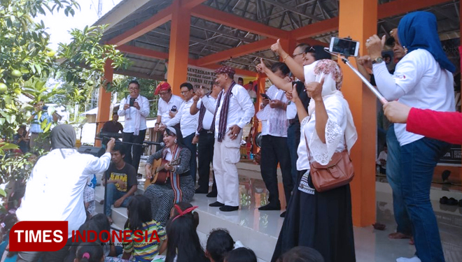 Foto peserta Serasehan yang hadir pada acara Deklarasi Millenial Muda Untuk Jokowi-Amin. (FOTO: AJP/TIMES Indonesia)