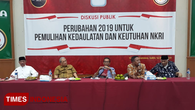 Suasana diskusi publik di graha Astranawa Surabaya. (Foto: Nasrullah/TIMESIndonesia)