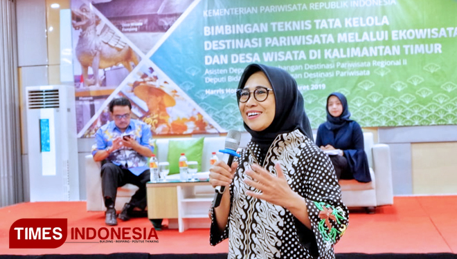 Wakil Ketua Komisi X DPR RI, Hetifah Sjaifudian dalam kesempatan sebagai pembicara pada Bimtek Bimbingan Teknis tentang “Tata Kelola Destinasi Pariwisata Melalui Ekowisata dan Desa Wisata di Kalimantan Timur (FOTO: Nana For TIMES Indonesia)