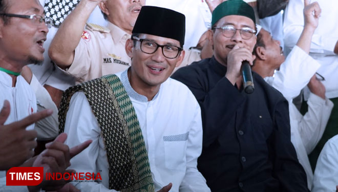 Sandi berjanji tidak akan mengambil satu rupiah pun gajinya jika terpilih jadi wakil presiden, hal ini ia ungkapkan dalam pidatonya, di Lapangan Pema, Tulungagung, Jawa Timur, Senin (18/3/2019). (FOTO: Tofik for TIMES Indonesia)