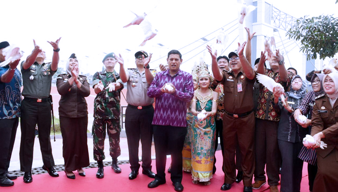 TIMES-Indonesia-Wali-Kota-Kediri-Resmikan-Jembatan-Brawijaya-5.jpg
