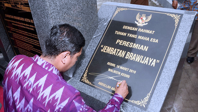 Sukses Diujicoba Wali Kota Kediri Resmikan Jembatan 