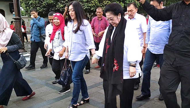 Megawati-putib0c1743ad553968f.jpg
