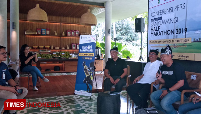 Konferensi Pers Mandiri Banyuwangi Half Marathon 2019 di Hotel Dialoog Banyuwangi. (FOTO : Agung Sedana/ TIMES Indonesia)