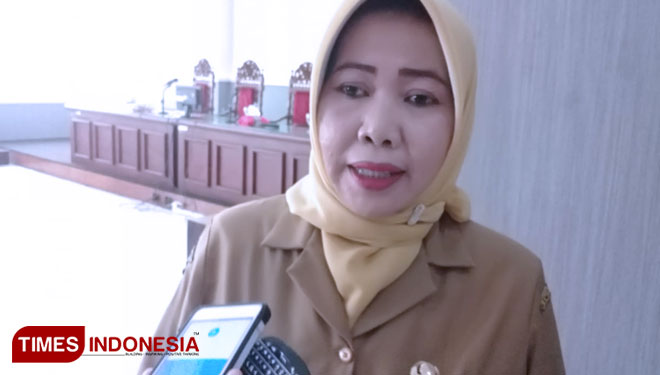 Kepala Dinas Pemberdayaan Perempuan dan Keluarga Berencana Kabupaten Bondowoso, Nunung Setianingsih (FOTO: Moh Bahri/TIMES Indonesia) 