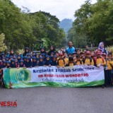 Keseruan Kegiatan Tengah Semester Siswa SD Khadijah Wonorejo di Kebun Raya Purwodadi