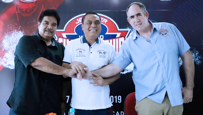 Syafruddin didamping President Internasional Jet Sport Boating Association (IJSBA) Scott Frazier dan juga Ketua IJBA Saiful Aswar. saat memberikan keterangan pers kejuaraan dunia jetski di Ancol Jakarta, Sabtu (23/3/2019).