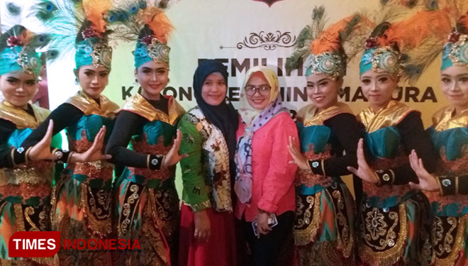 Milenial kacong cebbing usai tampil menarik dalam acara gran final pemilihan duta kacong cebbing madura 2019 di Hotel Odaita Kabupaten Pamekasan.(FOTO: akhmad syafii/TIMES Indonesia)