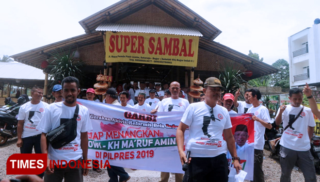 Gerakan Aktivis Reformis Bela Indonesia (GARBI) sebelum deklarasi komitmen menangkan Jokowi-KH Ma'ruf Amin. (FOTO: Willy For TIMES Indonesia)