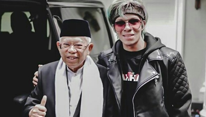 Youtuber tersukses di Indonesia, Atta Halilintar berpose bersama KH. Makruf Amin. (FOTO: Instagram/@attahalilintar)