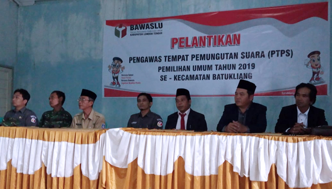 Komisioner Bawaslu Kabupaten Lombok Tengah bersama Komisioner Panwascam Batukliang. (FOTO: Istimewa)