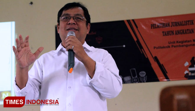 CEO TIMES Indonesia Network Khoirul Anwar saat memberi suntikan motivasi kepada para peserta Pelatihan Jurnalistik Tingkat Dasar di Polbangtan Malang. (FOTO: Ferry/TIMES Indonesia)