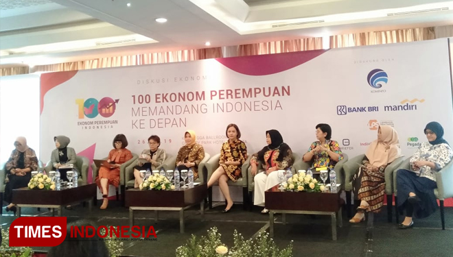 Diskusi 100 Ekonom Perempuan Memandang Indonesia Ke Depan, yang dihadiri sekitar 200 peserta, baik itu ekonom, pengusaha, akademisi, profesional, dan LSM di Hotel Century, Jakarta (foto: Edi Junaidi ds/TIMES Indonesia)