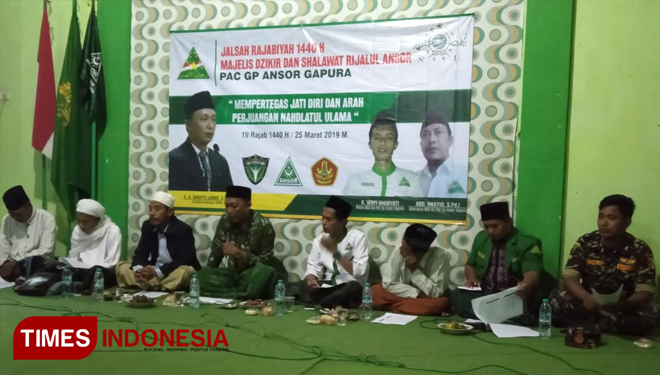 K. A. Warist Umar, saat mengisi kegiatan Jalsah Rajabiyah 1440 di Aula Aswaja PAC NU Gapura Sumenep (Foto: Ach. Qusyairi Nurullah/Times Indonesia).