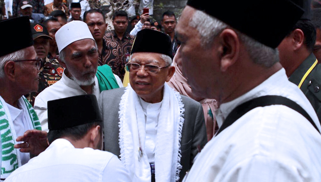 Cawapres nomor urut 01, KH Ma'ruf Amin saat tiba Pondok Pesantren Al-Iman Bulus Gebang, Purworejo, Jawa Tengah, Selasa (26/03) pagi. (FOTO: Istimewa)