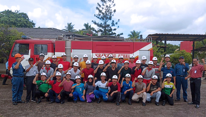 28 best graduates of Polinema which is taken by PT Krakatau Steel (Photo: Humas Polinema)