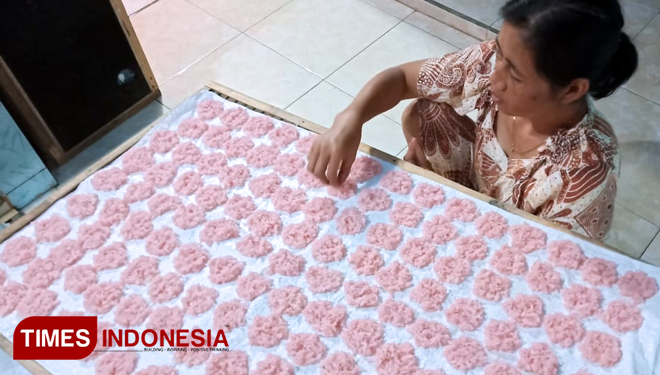 Jelang Ramadhan, Rengginang Banyuwangi Laris Diburu 