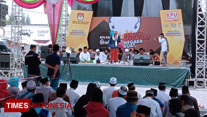 KPU Pamekasan Kampanye Pemilu 2019 dengan Shalawat Bersama 