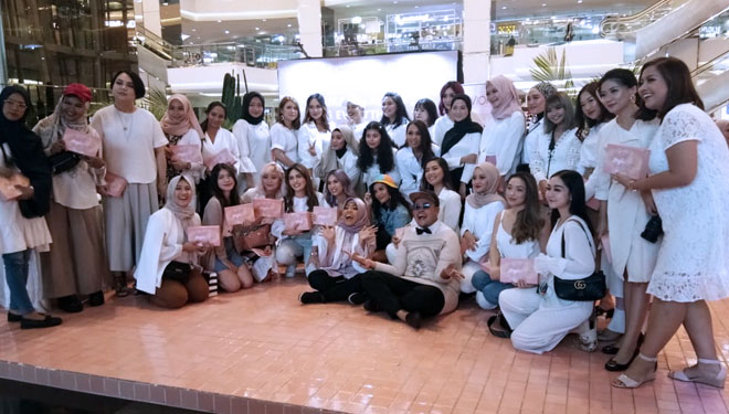 Brand kosmetik lokal yang berpusat di Surabaya, Avione Beauty ini, mengadakan grand launching di So Fashion Cafe, Lantai 2 Mal Taman Anggrek Jakarta, Kamis (28/3/2019). (FOTO: Istimewa)