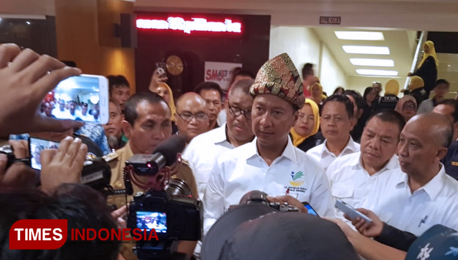 Mensos RI Agus Gumiwang Kartasasmita pada kegiatan Peningkatan Peran Serta Masyarakat Dalam Pembangunan Nasional, di Kota Lubuk Linggau - Sumsel. (FOTO: Humas Kemensos for TIMES Indonesia)