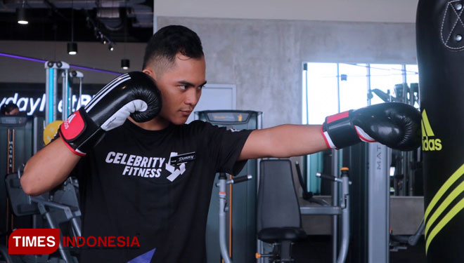 Celebrity-Fitness-Tunjungan-Plaza-a.jpg